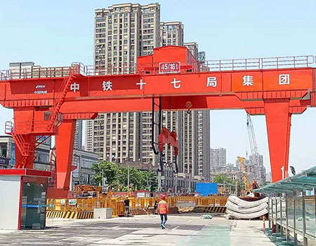 港口門式起重機